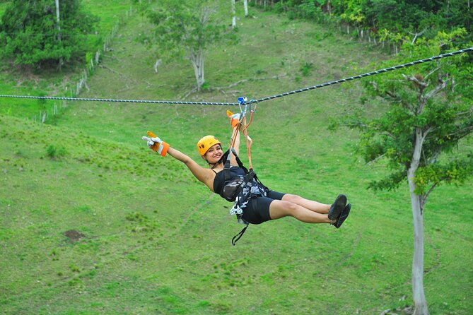 5 tours in 1 (Eco Farm/Horseback/City Tour/Buggy/Zipline) - Horseback riding through fields and river country
