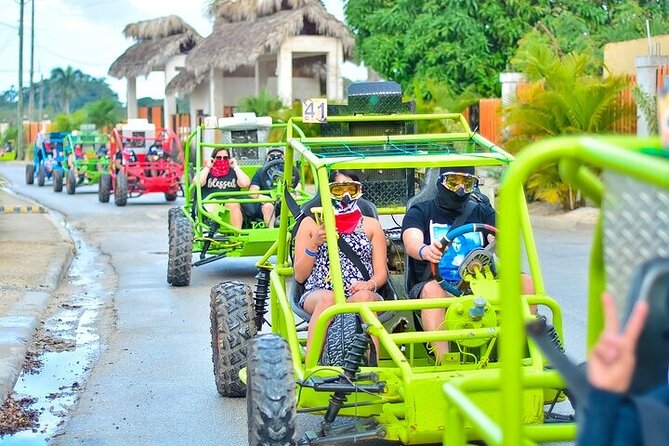 Adventure Tour con Buggies Ziplining Cenote y Taino Culture - Zip lines above the park
