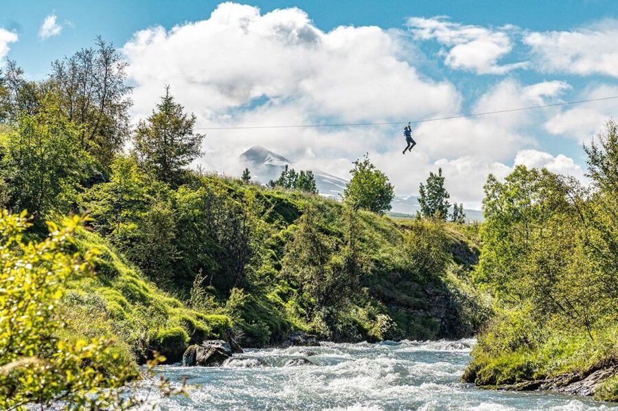 Akureyri: Zipline Tour - Five ziplines through Akureyris Glass River Canyon
