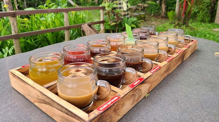 Bali: Ubud Day Tour with Swing and Zipline - The art market gives the route a final local stop