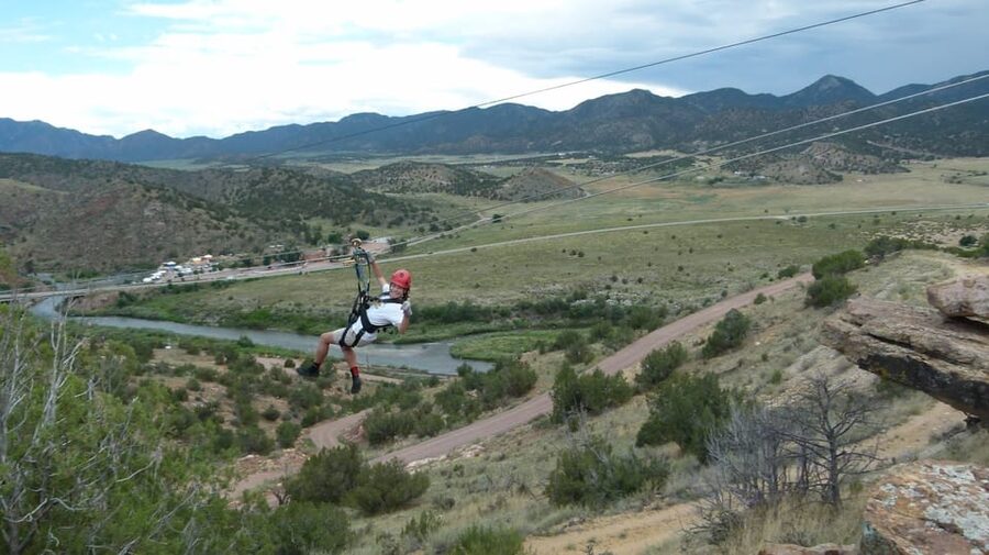 Cañon City: Royal Gorge 11-Line Extreme Zipline Experience - Eleven lines with mountain and river views