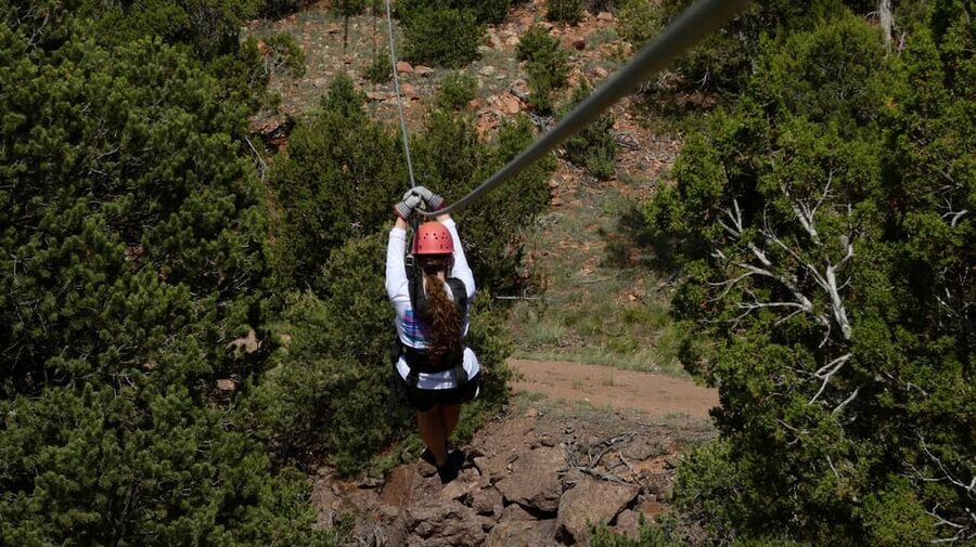 Cañon City: Royal Gorge 9-Line Classic Zipline Ticket - Shoes, clothing, and practical preparation