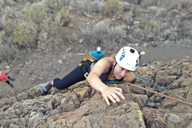 Climbing + Zipline + Via Ferrata + Cave. Adventure route in Gran Canaria - What the guides add to the morning