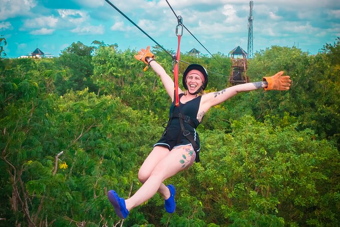 Cozumel zipline thrill adventures - The safety system is the strongest part