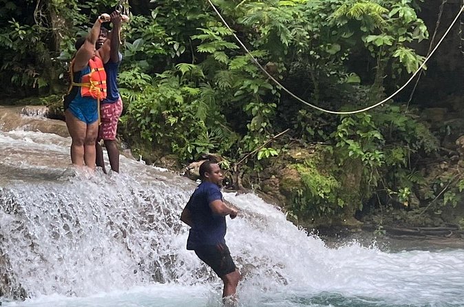 Dunns River Falls and Zipline Adventure from Kingston - A craft market and Jamaican lunch