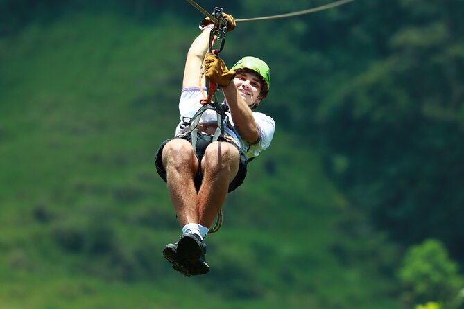 Extreme Zipline tour in Monteverde - The walking between platforms