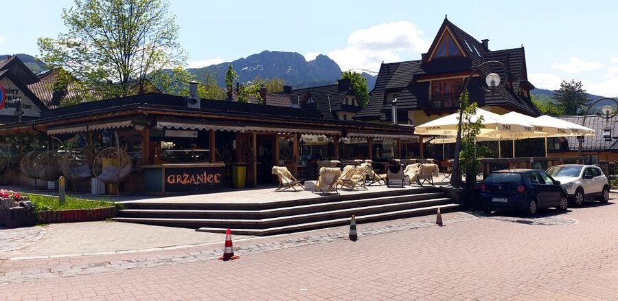 From Krakow: Slovakia Treetop Walk and Zakopane Tour - Krupówki Street and local food