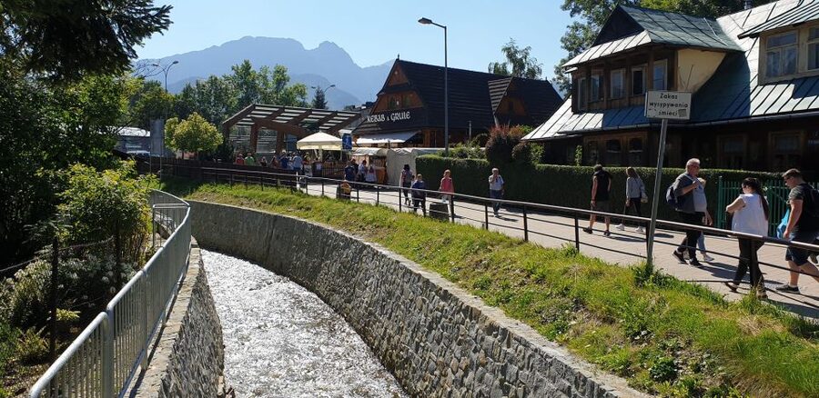 From Krakow: Slovakia Treetop Walk and Zakopane Tour - What the $147 price covers