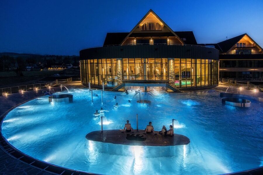 From Krakow: Slovakia Treetop Walk, Zakopane & Thermal Spa - Chochołow Thermal Spa: warm water and a lively finish