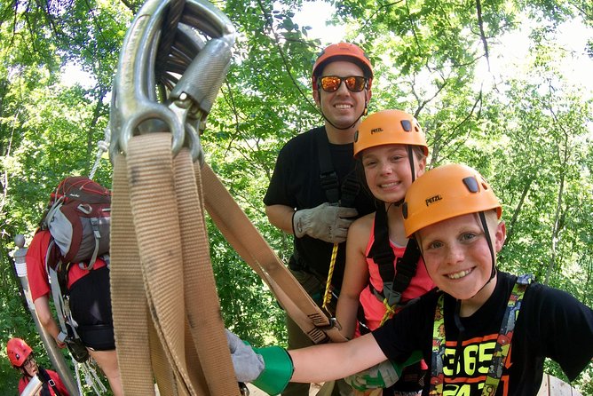 Fully Guided Zipline Canopy Tour through Kentucky River Palisades - Six ziplines with changing views