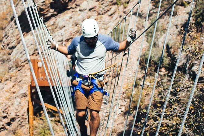 Idaho Springs Cliffside Zipline - Safety instruction and guides who work with mixed groups