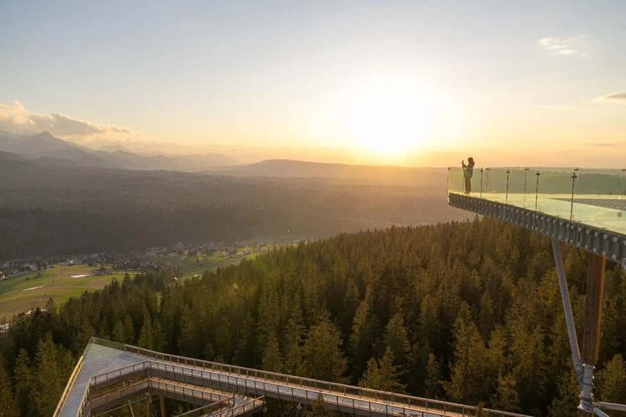 Krakow: Zakopane, Thermal Baths and Gorce Park Treetop Walk - Walking above the forest at Brama w Gorce