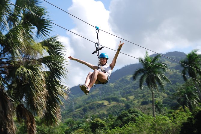 Monkeyland and Zipline Adventure from Puerto Plata - Coffee, cacao, and a taste of local life