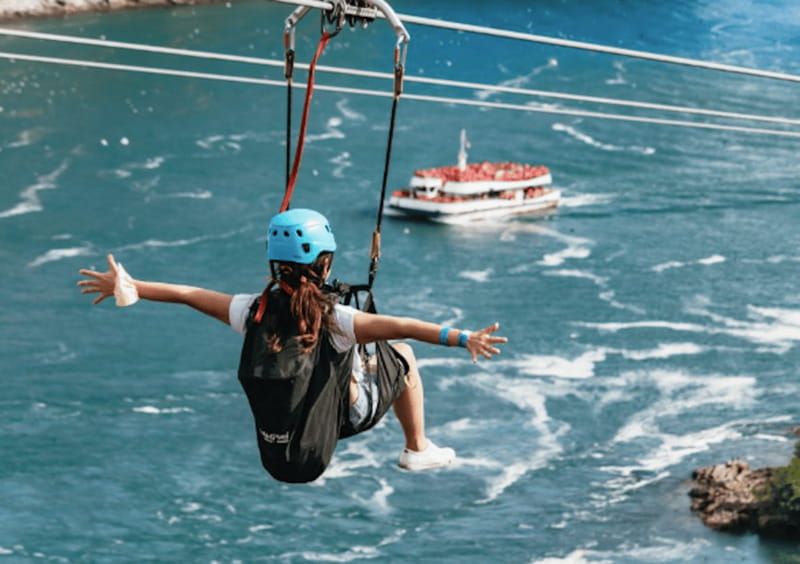 Niagara Falls, Canada: Early Bird Zip Line to The Falls - Finding the launch point at Clifton Hill
