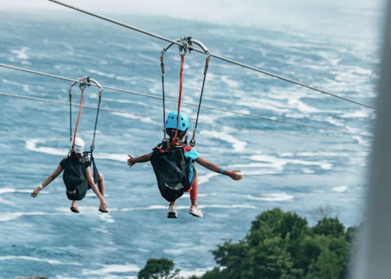 Niagara Falls, Canada: Early Bird Zip Line to The Falls - Returning uphill by air-conditioned shuttle