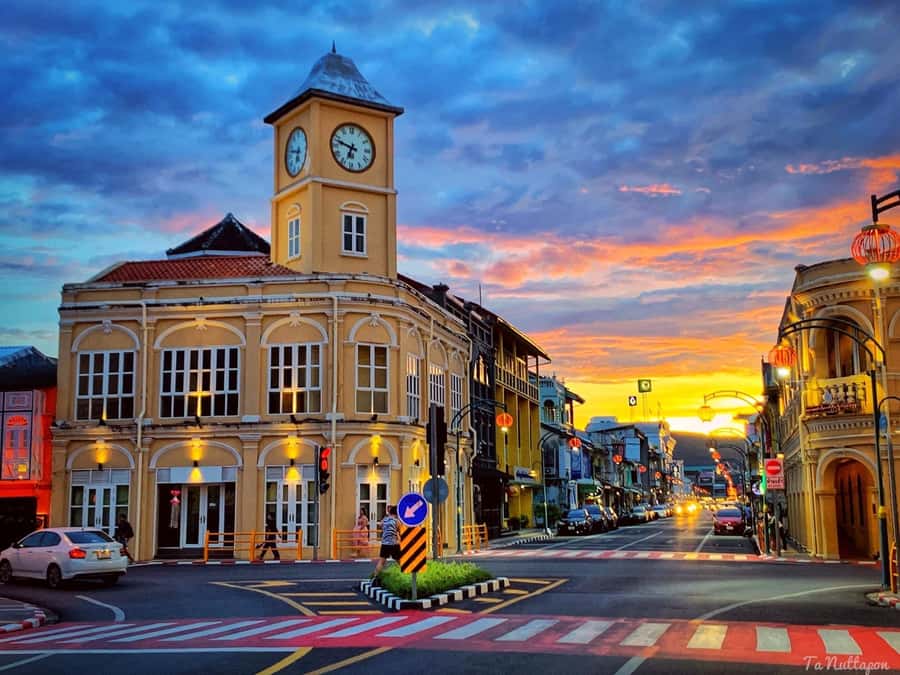 Phuket: Old Town + ATV 30Min Zipline 15Pform + Night Market - The night market gives the day a local-food finish