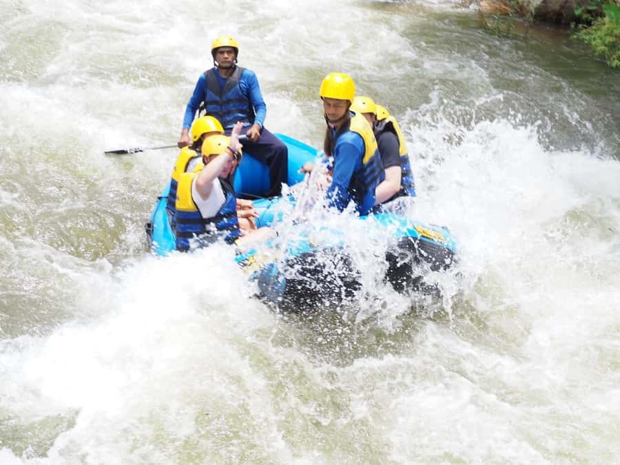 Phuket: White Water Rafting, Zipline, and Elephant Sanctuary - Thai lunch, showers, and the useful middle of the day