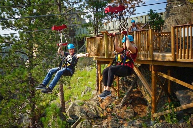 Pinnacle Zipline Tour in Keystone - Flying above the Black Hills near Mount Rushmore