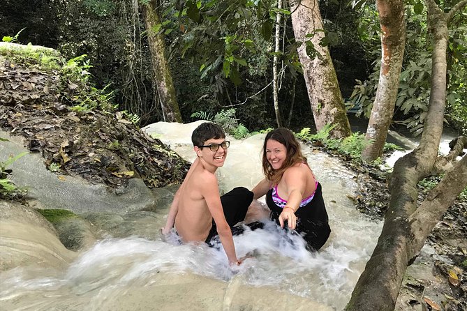 Private Chiang Mai Tour to Bua Thong Waterfalls and Ziplining - Is $138.50 per person a fair price?