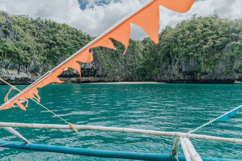 Puerto Princesa: Underground River, Zipline, Paddleboat Tour - The guides make a practical difference