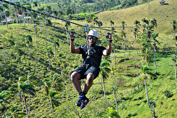 Tour Pack 2 in 1: Zip line and Buggies - Breaks, fruit, and the extras at the site