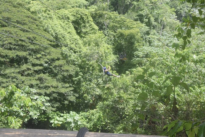 Tour to 7Waterfalls in Damajagua with Zip Line and Lunch Included - Lunch after the water activities