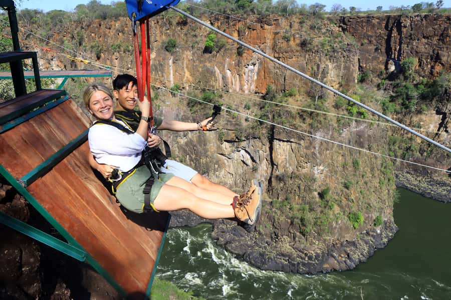 Victoria Falls: Zipline Experience with Transfers - Flying 425 meters across Batoka Gorge