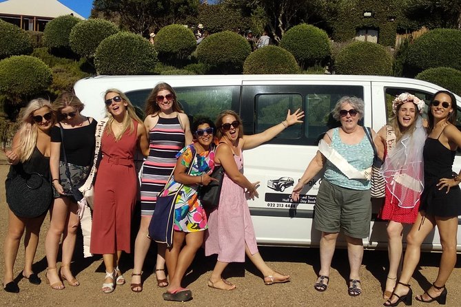 Waiheke Island Day Tour: Ziplining, Wine Tasting & Vineyard Lunch - Lunch with a view at Batch Winery