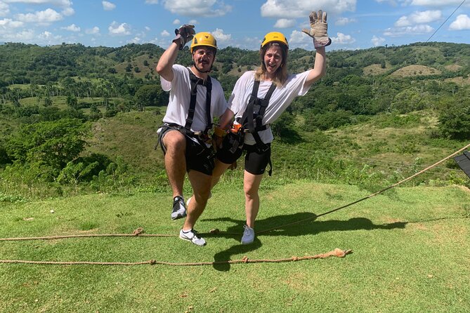Zip line with 7 waterfall - Dominican lunch after the water