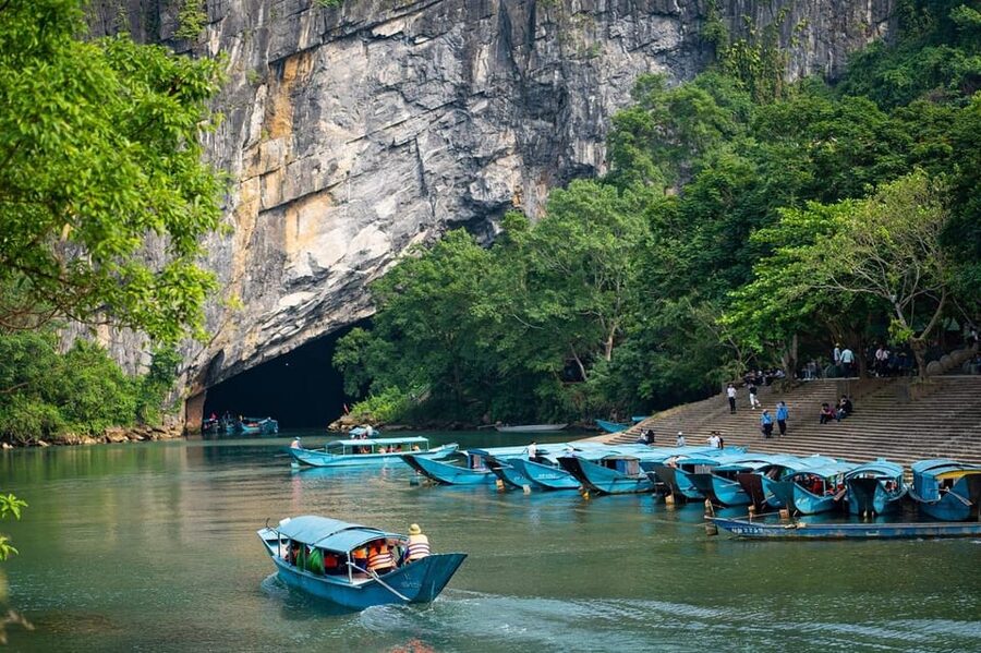 Zipline Dark Cave & Phong Nha Cave Tour : Dong Hoi/Phong Nha - Lunch at a local Vietnamese restaurant