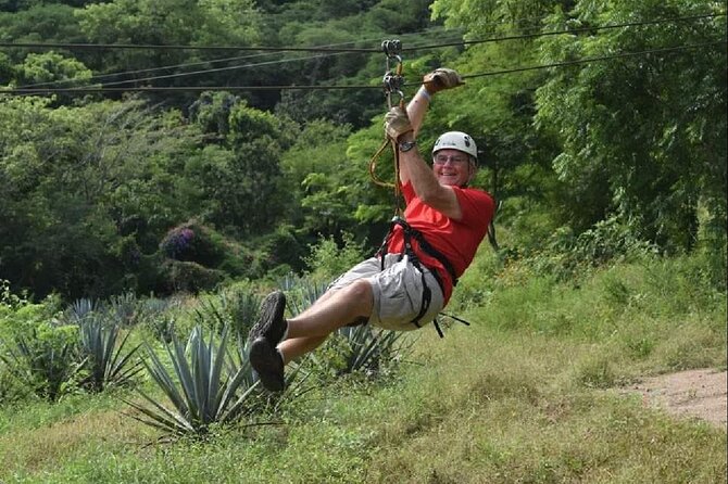 Ziplines and mezcal tasting - Pickup, timing, and group size