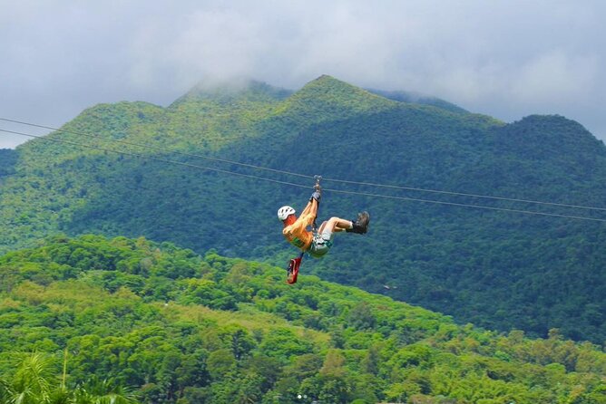 Ziplining at the Rainforest in Puerto Rico - Five ziplines above the Luquillo forest